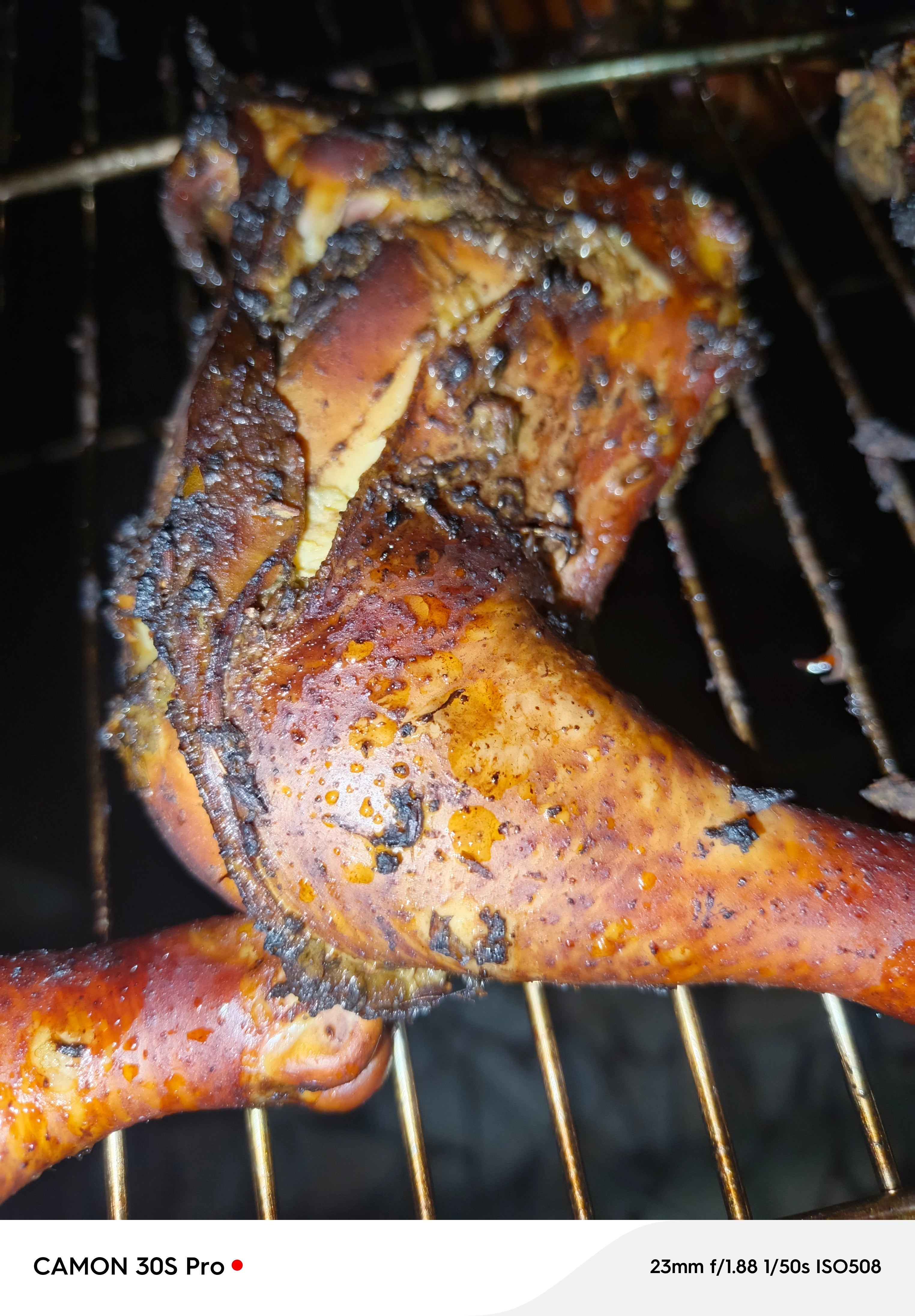 Barquette de 4 cuisses de poulet fumé au soumbala